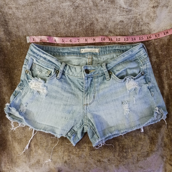 Bullhead Denim Short Shorts Junior 3 Distressed Freyed - Picture 1 of 8
